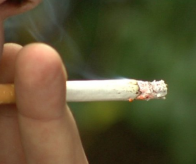 25岁以上加拿大人吸烟率上升
