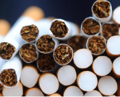 法国街头禁止兜售香烟 违者买卖双方均被罚款