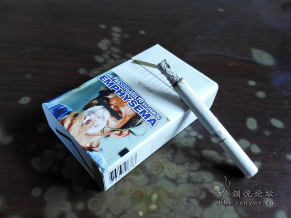 菲律宾万宝路香烟（硬白金）品评：烟气浓烈且细腻