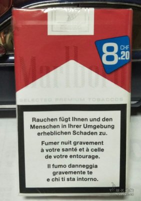 瑞士红色软包万宝路香烟图片