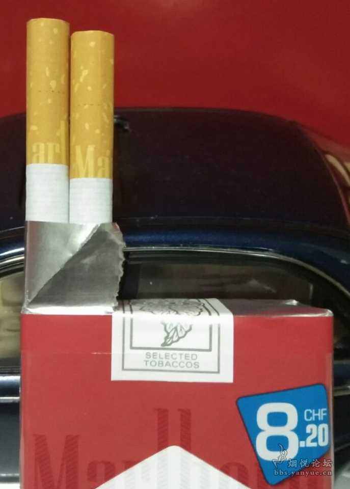 瑞士红色软包万宝路香烟图片