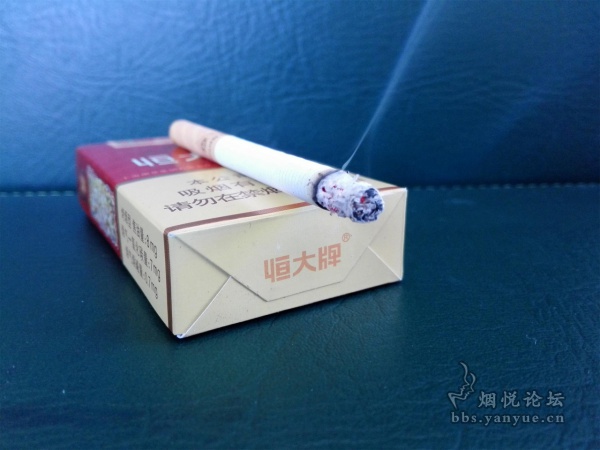 恒大中支烟（记忆1949）品鉴：包装小巧精美 口感味道值得肯定