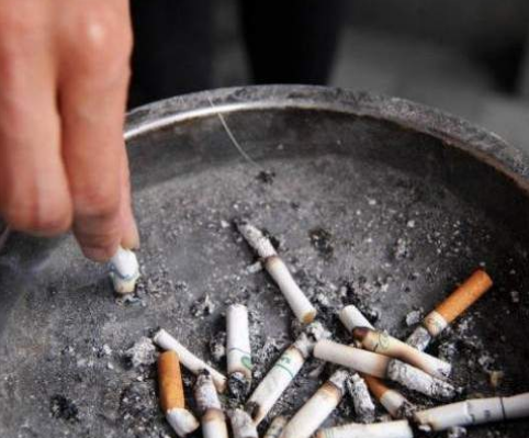 马来西亚公共场所将全面禁烟