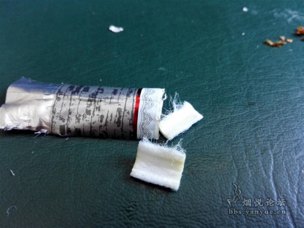 宽窄如意细支香烟品尝：随温而变，浓香润甜。细腻柔美，忽隐忽现。