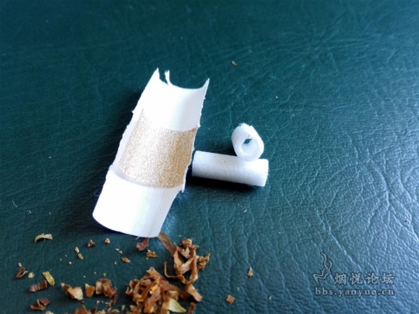 宽窄如意细支香烟品尝：随温而变，浓香润甜。细腻柔美，忽隐忽现。