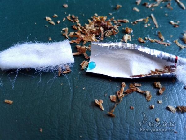 宽窄如意细支香烟品尝：随温而变，浓香润甜。细腻柔美，忽隐忽现。