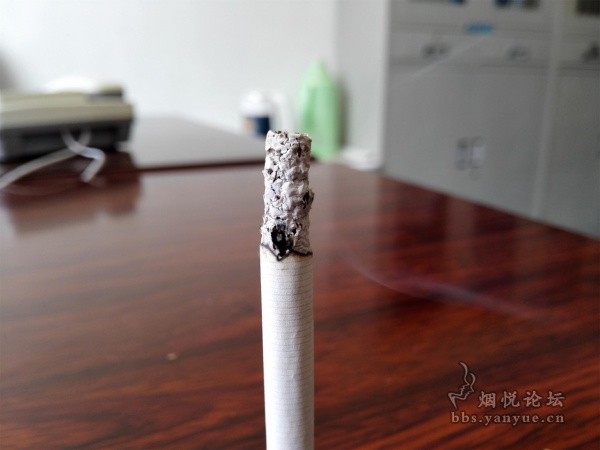 芬兰版万宝路香烟（完税软红）评测