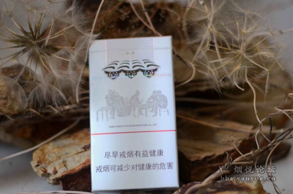 宽窄如意细支香烟口感品鉴：品质上乘，回味悠长，品味如一