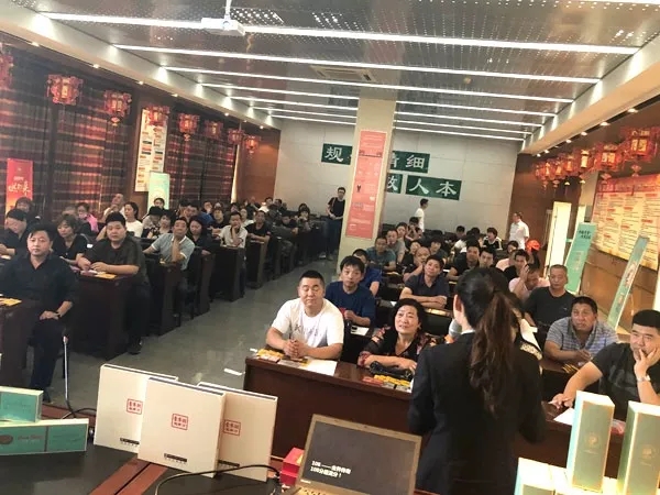 不照着ppt念稿 场场气氛活跃 这样的宣讲不一样——云产卷烟品牌宣讲会