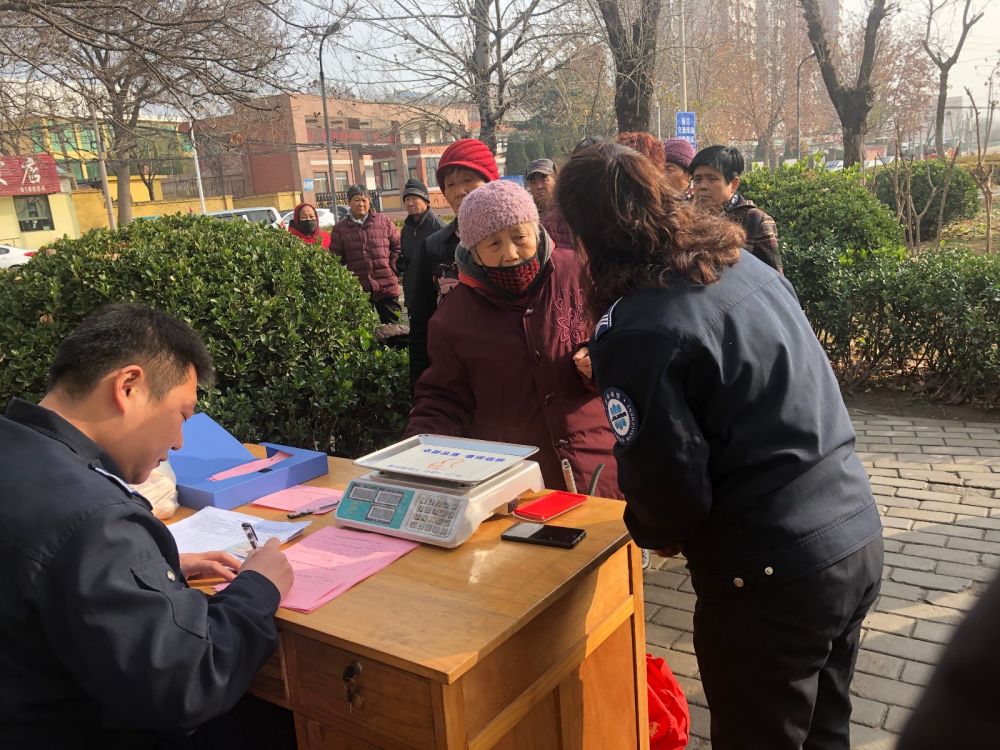 捡烟头换鸡蛋？这个环境建设方法点赞