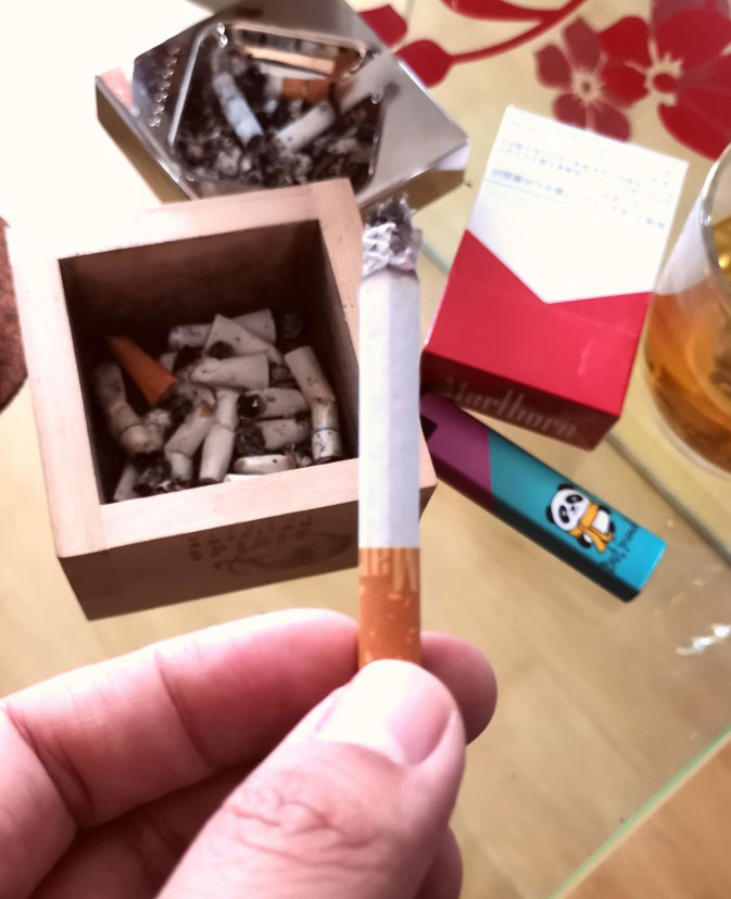 品吸贴：日本完税硬包万宝路香烟12mgUA码